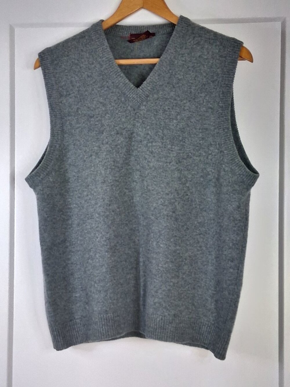 Vintage Lambswool Sweater Vest Mens Medium 100% V-Neck Knit Grey